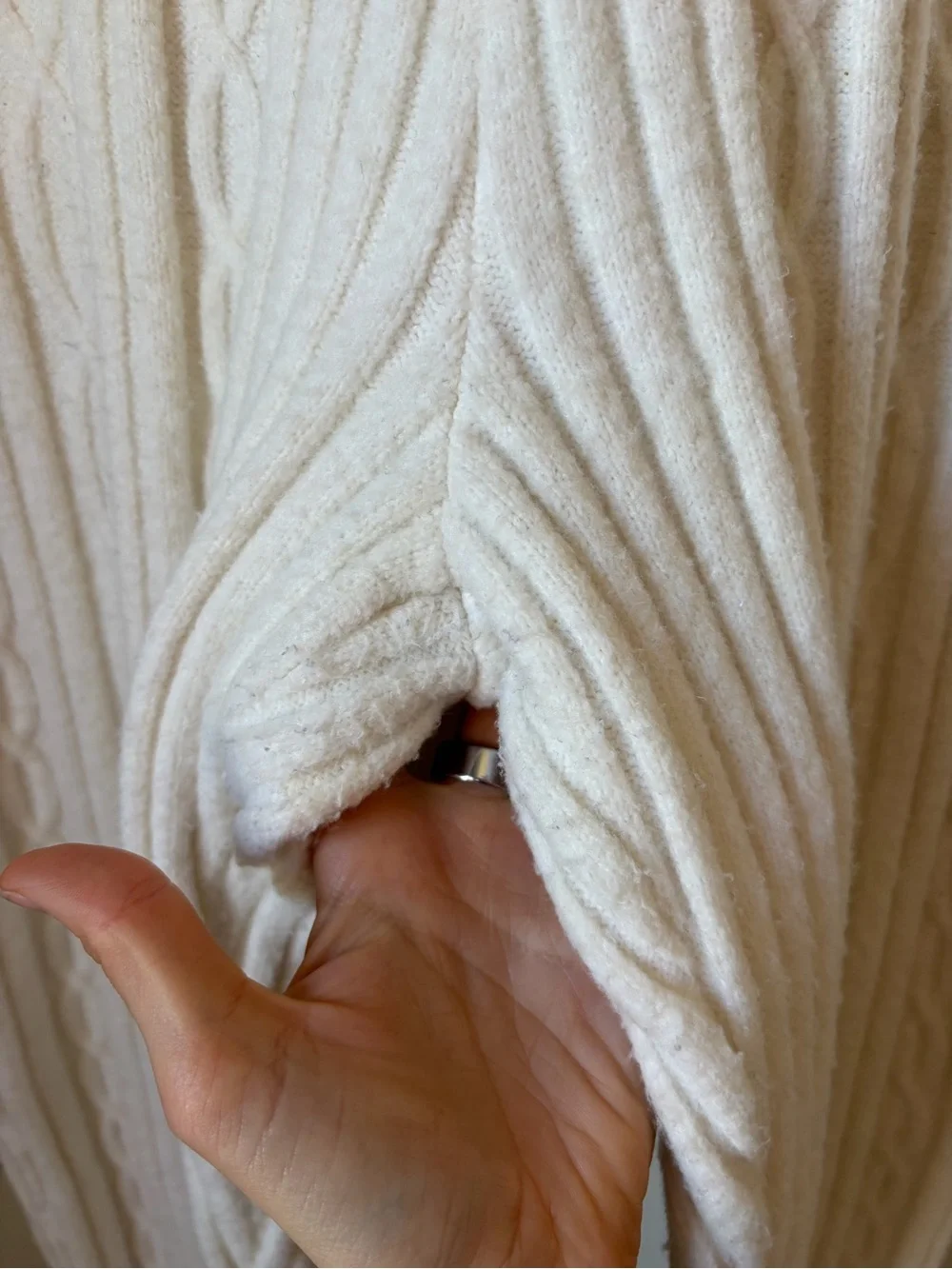 Alo Cable Knit Winter Bliss Pant in Ivory Medium